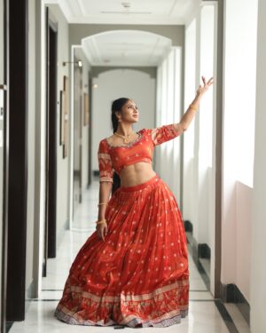 Shruti Reddy Instagram - ❤️‍🔥✨❤️‍🔥✨❤️‍🔥

Photography: @shotsbyuv @sat_narain 
Retoucher: @ashishsom 
@manassompurapix 
Outfit: @kadhambari_studio 
Makeup & hair: @rituals.salomi 

#love #instagood #fashion #photography