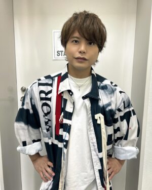 Shugo Nakamura Instagram - .
3rd LIVE TOUR 〜NOISE〜 Blu-ray発売記念イベントにお越しいただいた皆様ありがとうございました✨
今日はNOISEツアーファイナルの衣装を意識してみました⚡️（スタッフ）

#仲村宗悟NOISE 
#ときどき1しゅうご