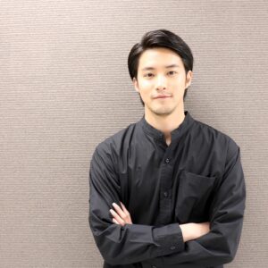 Shunya Shiraishi Instagram - エンタステージの記事が公開されました。
https://enterstage.jp/interview/2020/06/014752.html

ジョン王インタビュー 発売中です。
雑誌「STAGE navi」vol44
雑誌「awesome!plus」vol.06

ライブドアニュース
下記にアクセスお願いします。

https://news.livedoor.com/article/detail/18334567/

https://twitter.com/livedoornews/status/1266565169712250881
https://twitter.com/livedoornews/status/1266565729546981377

舞台『脳内ポイズンベリー』
DVDご予約受付中！

ホリプロオンラインショップにて、白石隼也出演舞台『脳内ポイズンベリー』DVDのメルマガ会員様ご予約受付を開始いたしました！

舞台『脳内ポイズンベリー』DVD
価格：7,480円(税込)
発売予定日：2020年7月中旬～下旬
※仕様等は変更となる場合がございます。 ◆ご予約受付期間
2020年5月13日(水)11:00～6月24日(水)23:59 ◆メルマガ会員様限定特典
DVD1枚ご購入につき、白石隼也オリジナル生写真1枚をプレゼント！ ※絵柄は1種類となります。
※特典内容は予告なしに変更となる場合がございます。予めご了承ください。 ◆詳細・ご予約はこちら
https://horipro-shop.com/products/detail/392 ※メルマガ会員証明番号は、白石隼也サイトTOPにてご確認いただけます。 
皆さまのご予約、お待ちしております！ ─────────── 舞台『脳内ポイズンベリー』 ◆公式HP
https://www.nounai-poison-berry.jp/index.html
◆特設ページ
http://horipro.jp/r/lp/poison-berry/index?m=sqmm_poison-berry

#白石隼也
#脳内ポイズンベリー
#ジョン王
#坊主モデル
#広島