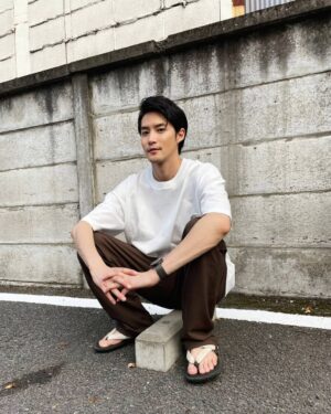 Shunya Shiraishi Instagram - 若いマネージャー陣と共に、色々準備しております。
よろしくお願いします！

白石隼也 トークライブ2021 vol.4～オンライン編～
視聴チケット販売開始！

日時：2021年8月7日(土)
配信開始17:30／イベント本編開始18:00(予定)

詳細・ご購入はこちら
https://t.co/r33kYvsQlE

For overseas fans
To join the online event, please check the page below.
https://t.co/6oh2LNQCYR

We mainly support in Japanese, but the streaming service can be available in other languages.
Also we want you to understand that Shunya speaks only Japanese during the event.