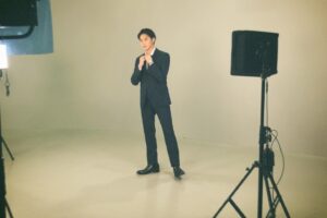 Shunya Shiraishi Instagram - 1/10スタートのドラマ「蜜と毒」の役写真が解禁となりました✨
オフショットです🙆‍♀️
ぜひドラマご覧くださいませ🙏(スタッフ)

#蜜と毒
#ミツドク