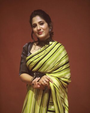 Shweta Mohan Instagram - 💛🖤🐯🖤💛

Styled by @abisubz ✨
Saree - @samriddhichennai 

Thank you for the beautiful quick clicks @fashionwithpugazh_