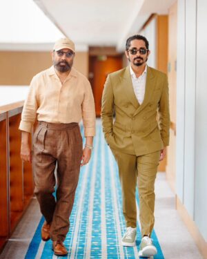 Siddharth Instagram - Following in his footsteps...
Since the beginning, 
Till the end. ❤️

With @ikamalhaasan
Wearing @khhouseofkhaddar

#Indian2 in 2 Days💥

📸 - @arunprasath_photography
Styled by @amritha.ram
Makeup and Hair - @shiva_siddharth_mua