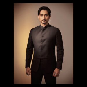 Siddharth Instagram - Time to get a Move On, 2024. 💥

Stand Tall

Look Good

Feel Better

Do Your Best 👊🏽

Wearing  @ashaychaturvedi @ascend.rohank
Styled by  @ekalakhani 
Style team  @mayuri_srivastava @team__e
Photog  @kaasastudio