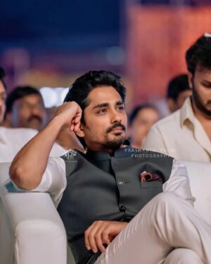 Siddharth Instagram - *ಗಂಧದ ಗುಡಿ *ಪುನೀತ್ ಪರ್ವ* 

 *pre releasing event* 

 .
.
.  @worldofsiddharth
. 
 @prashanth_pachi_photography .

....
 @puneethrajkumar.official 
@ashwinipuneeth.rajkumar 
 @prk.productions @mudskipper.in #Amoghavarsha @b_ajaneesh @pratheek_darkbirdfilms @satishvinsta @krg_connects 
#prashanthpachiphotography
#puneethparva 
#puneethparva #kannada #appuboss #shivanna #gandhadhagudi #love #kannadacinema #reels #kannadaactress #appufans #yash #surya #ranadaggubati #rakshithshetty #dhananjay #sid #kannadalove #kannadamovies #karnataka #trending #viral #sandalwood #sandalwoodactress#siddharthnigam #surya #bangalore