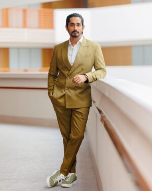 Siddharth Instagram - Following in his footsteps...
Since the beginning, 
Till the end. ❤️

With @ikamalhaasan
Wearing @khhouseofkhaddar

#Indian2 in 2 Days💥

📸 - @arunprasath_photography
Styled by @amritha.ram
Makeup and Hair - @shiva_siddharth_mua