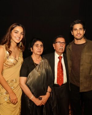 Sidharth Malhotra Instagram - Three years since Shershaah! Portraying Captain Vikram Batra was one of the most rewarding experiences of my career, bringing to life the story of a legendary hero honored with the Special Jury Award at the 69th National Film Awards.

Meeting his incredible family made the journey unforgettable. Here’s to celebrating the legacy of a real hero and the memories we created! ❤️ #3YearsOfShershaah 

#VishnuVardhan @karanjohar @apoorva1972 @somenmishra @kiaraaliaadvani @shabbirboxwalaofficial @dharmamovies @azeemdayani @isandeepshrivastava @baidnitin @nikitindheer @shivpanditt @primevideoin @sonymusicindia @batra7478