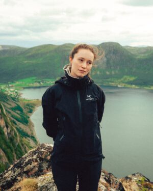 Sigrid Instagram - getting the band back together (it’s been two weeks) in Harstad ⛰️⛰️⛰️ see u tonight @bakgaarden !