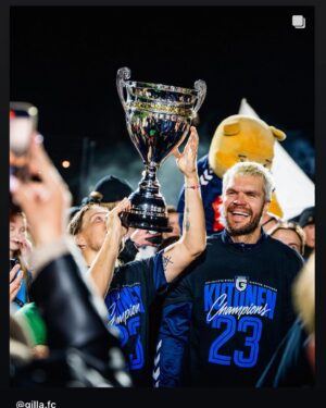 Siim Liivik Instagram - 2023 oli melkoinen vuoristorata. 

rauhallista loppuvuotta ja hyvää tulevaa 2024 kaikille follaajille! 🫶🏻