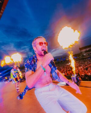 Siim Liivik Instagram - Viikonloppuja follaajille.
Toiseksi viimeinen tanssi.
Second to last dance! 
Kiitos legendat Jare & Ville!
📷 @tuomasvih