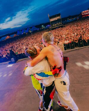 Siim Liivik Instagram - Viikonloppuja follaajille.
Toiseksi viimeinen tanssi.
Second to last dance! 
Kiitos legendat Jare & Ville!
📷 @tuomasvih