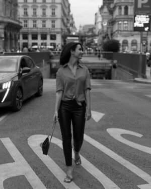 Sıla Şahin Instagram - Auf gehts nach Wien … 👯  3 days off ! 

Fotos by @sarahkatharinah