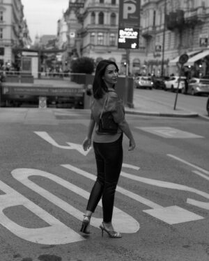 Sıla Şahin Instagram - Auf gehts nach Wien … 👯  3 days off ! 

Fotos by @sarahkatharinah