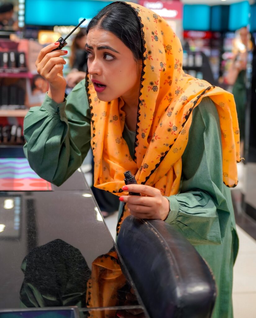 Sim Chehal Actress Simi Chahal HD Instagram Photos and Wallpapers July 2024 ...