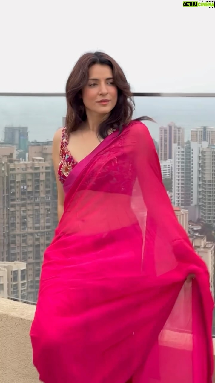 Simple Kaul - 9.8K Likes - Aisay na tum dekho dekho jaana !!
🌺🌺🌺
#saree #sareelove #sareelover #sareeindia
📸 @prathmesh_sharma