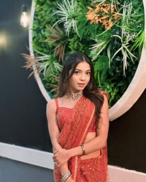 Simran Budharup Instagram - Slaying In A Saree On Public Demand 🙈🥰🔥

#saree #indian #traditional #indianwear #crazy #orange #sareelook #sareereels #cute #slaying