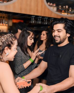 Simran Budharup Instagram - Siri! Play it’s My  Birthday 🎂❤️

Location @bandramitron 
@aman.vijan 

Photography @frames_by_harshit 
@_the_best_shot 
@filmsbyabhinxv 

#birthday #birthdayparty #decor #theme #techno #fun #love #friends #follow