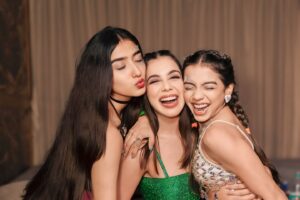 Simran Budharup Instagram - Good Music   Great Friends  Late Night = Crazy Partyyyy 🔥🔥🔥🔥

Thanks For Being There❤️ All of U Have Made My Day So So Special 😘

Location : @bandramitron
@Aman.vijan

Photography : @frames_by_harshit 
@_the_best_shot 
@filmsbyabhinxv
