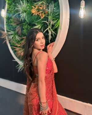 Simran Budharup Instagram - Slaying In A Saree On Public Demand 🙈🥰🔥

#saree #indian #traditional #indianwear #crazy #orange #sareelook #sareereels #cute #slaying