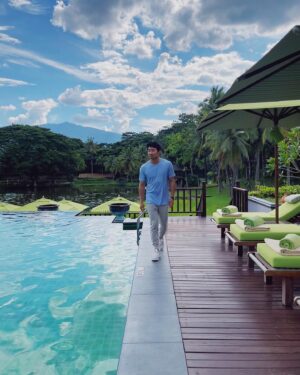 Simu Liu Instagram - ขอบคุณมาก!

chiang mai was such a dream. thank you @fschiangmai for the exquisite hospitality!! truly one of the most beautiful places on earth.

(ps i now manage gary the buffalo’s socials dm me for inquiries)