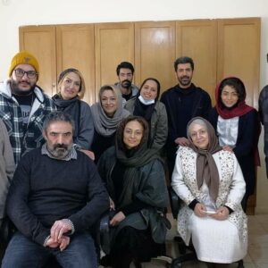 Sina Razani Instagram - بدرود رفقای هنرمندم
چه زود دلم برای همه تون تنگ شد
عکسهای یادگاری فیلم سینمایی شمش طلا
به قلم و کارگردانی یوسف حاتمی کیا
وتهیه کنندگی ابراهیم حاتمی کیا

دو عکس آخر از نگاه دوربین حمید جانی پور عزیز 

#هنر#هنرمندان_ایرانی #سینما #عشق #تئاتر #زندگی #سینا_رازانی #سینارازانی #شمش_طلا #یوسف_حاتمی_کیا #ابراهیم_حاتمی_کیا