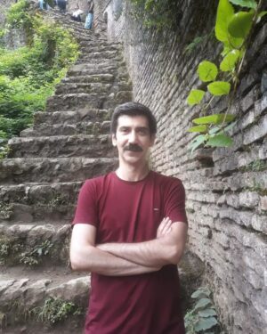 Sina Razani Instagram - .
من بر آنچه دلخواهم است ، یورش نمی برم...
به تمامی خود را بر آن می افکنم.
گر بر آنم
تا دیگر بار و دیگر بار
بر پای بتوانم خاست
راهی بجز اینم نیست...

.
.

شعر از مارگوت بیکل
و عکس، یادگار  سفر به قلعه رودخان در گیلان زیبا 

.
.
.
.
.
#سینا_رازانی #سینارازانی #سفر #گیلان #قلعه_رودخان #هنر #هنرمندان #بازیگر #بازبگران_ایرانی #زندگی #عشق #مارگوت_بیکل