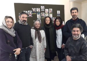 Sina Razani Instagram - بدرود رفقای هنرمندم
چه زود دلم برای همه تون تنگ شد
عکسهای یادگاری فیلم سینمایی شمش طلا
به قلم و کارگردانی یوسف حاتمی کیا
وتهیه کنندگی ابراهیم حاتمی کیا

دو عکس آخر از نگاه دوربین حمید جانی پور عزیز 

#هنر#هنرمندان_ایرانی #سینما #عشق #تئاتر #زندگی #سینا_رازانی #سینارازانی #شمش_طلا #یوسف_حاتمی_کیا #ابراهیم_حاتمی_کیا