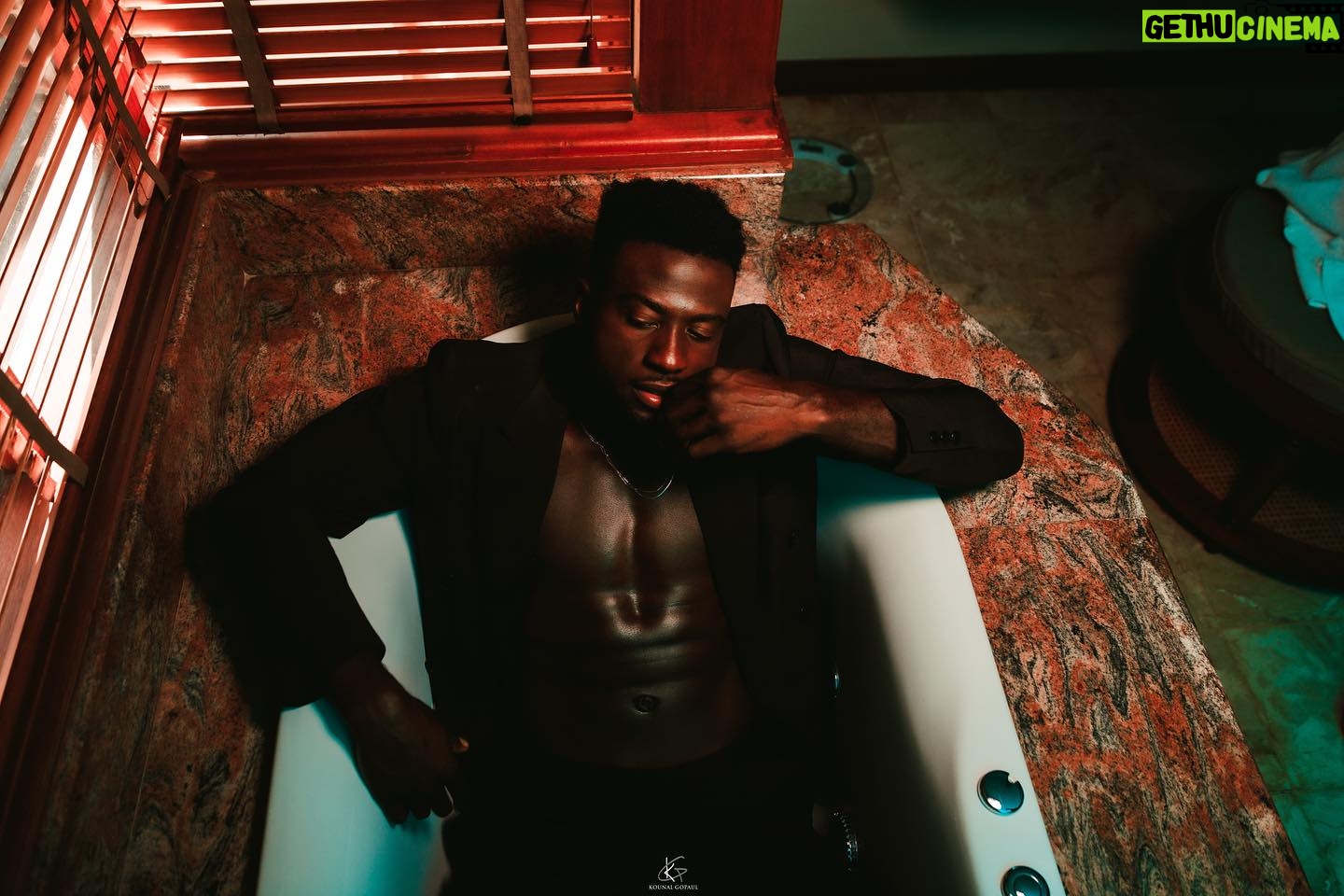 Sinqua Walls - 11.9K Likes - ARIES Facts: âIâll match your respect, but Iâll top your dis-respect. Donât play w/meâ ~ đ