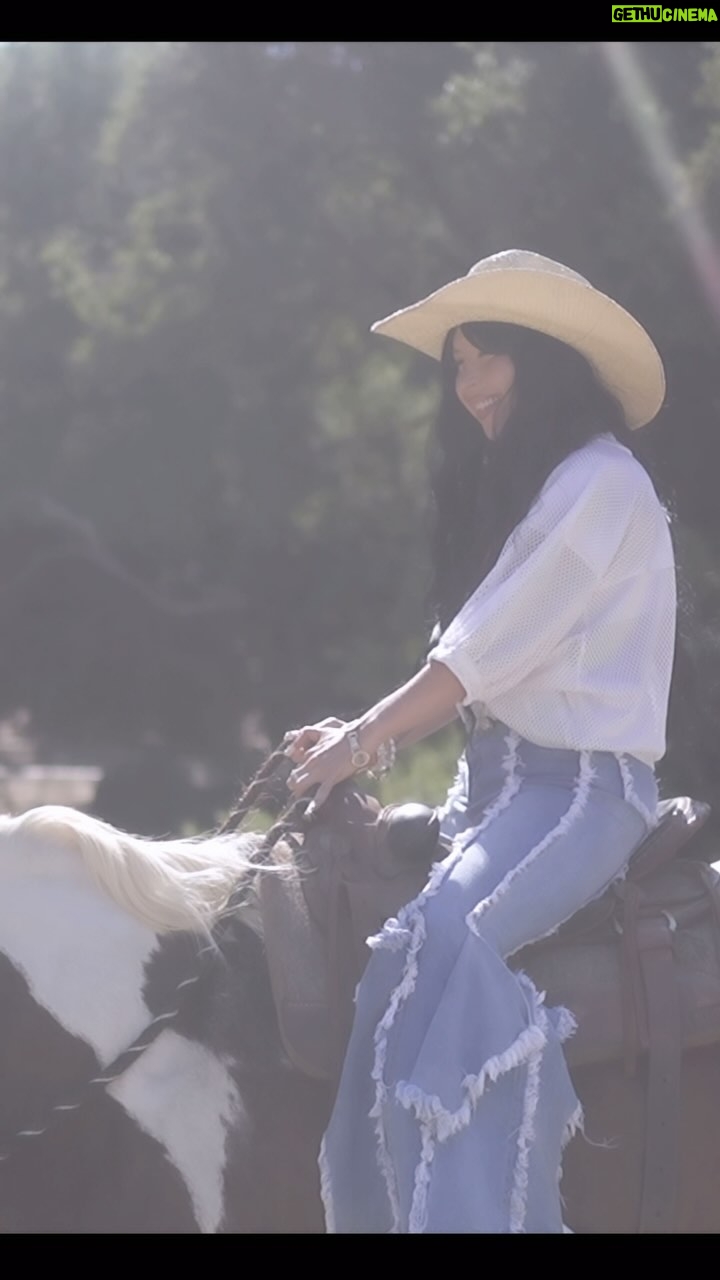 Sirah - 1.1K Likes - Rodeo Reincarnation ❤️🔥🐉
🎥 @mattyracecar
Producer @mutrix
Mixed/mastered @codytarpleyy