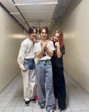 Siwaj Sawatmaneekul Instagram - เก่งมากเลย @new_cwr เป็นเจ้าหนูอัจฉริยะมากๆ
ตอนเจอนุนิว น้องบอก “วันนี้นู๋เปรี้ยวนะ“
อยากบอกว่าวันนี้นู๋เรื่ดมาก 👍🏻 #nunew1stconcert
