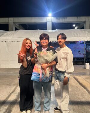 Siwaj Sawatmaneekul Instagram - เก่งมากเลย @new_cwr เป็นเจ้าหนูอัจฉริยะมากๆ
ตอนเจอนุนิว น้องบอก “วันนี้นู๋เปรี้ยวนะ“
อยากบอกว่าวันนี้นู๋เรื่ดมาก 👍🏻 #nunew1stconcert