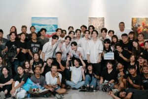 Siwaj Sawatmaneekul Instagram - สุดท้ายสำหรับ #WeAreSeries 
จริงๆเวลาเราทำงานชิ้นๆนึง เราจะเอาตัวเองลงไปค่อนข้างเยอะ ตลอดเวลาที่อยู่กับ We Are ตั้งแต่ช่วงถ่ายจนถึงออนแอร์จบเราใช้ตัวตนเราไปกับมันเยอะมากๆ 
We Are จะเป็นอีก 1 ความทรงจำดีๆ ถึงนักแสดงจะเยอะ(โคตรๆ) ถึงมันจะเหนื่อย(มากๆ) แต่พอถึงปลายทางแล้ว มันมีค่ามากๆ เช่นกัน
ขอบคุณ พี่ถา พี่เอ็ก พี่เอโกะ GMMTV ที่เชื่อใจให้ทำเรื่องนี้ 🙏🏻
ขอบคุณ นักแสดงทุกคน ที่ไว้ใจ ที่เชื่อใจ สนุก เหนื่อย ลำบาก สู้มาด้วยกัน
ขอบคุณทีมงานเบื้องหลังทุกภาคส่วน
ขอบคุณทีมภาพดี ที่ดีไซน์การตัดต่อได้จังหวะที่เป็น mood ที่ใช่มากๆ
ขอบคุณ แอดมินทั้ง 2 wabisabi & WeAreSeries จ้างร้อยทำล้านมากๆ เป็นการเล่นเทรนด์ที่จอยและสนุกมากๆ
ขอบคุณคุณตาล(นักเขียน) ที่ไว้ใจให้นิวนำนิยาย we are มาทำเป็นซีรีส์

สุดท้าย ขอบคุณคนดูและแฟนๆทุกคนที่ช่วยดันเทรนด์เล่นแท๊กกัน สู้สุดใจกันมากๆ อยากบอกว่าทุกๆคอมเม้นจากทุกๆคน มันทำให้ we are ออกมาสมบูรณ์ยิ่งขึ้น และทุกๆคำวิจารณ์มีค่ากับเรามากๆ สัญญาว่าจะเก็บไปปรับปรุงและพัฒนาต่อไปครับ

ถึงซีรีส์จะจบแล้ว แต่เด็กๆยังต้องเดินหน้ากันต่อ ฝากงานนักแสดงทุกๆคนหลังจากนี้ด้วยน้า อยู่กับพวกเค้าไปนานๆ ดูพวกเค้าเติบโต สนับสนุนพวกเค้ากันเยอะๆน้า

#WeAreSeriesFinalEP