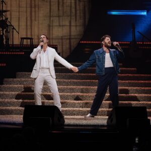 Skylar Astin Instagram - Reunited with the Roomie For Life @bensplatt !! I’m so beyond proud of Ben’s incredible residency at The Palace and honored to have shared the stage with him! I’ll sing with you any day bestie! Special shout out to @drewxphotography @ateliercillian and the miraculous @mykalkilgore who tore the house double down with his Maureen! Swipe for 2 Marks in their full pop musical theater glory! ♥️