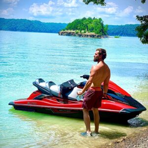 Skylar Lear Instagram - Off grid connecting with nature, immersing myself in its beauty and energy. “By discovering nature, you discover yourself” -Maxime Lagacé

#nature #beauty #naturalbeauty #island #islandlife #islandvibes #waverunner #views #viewsfordays #lake #kentucky #lakelife #lakecumberland
