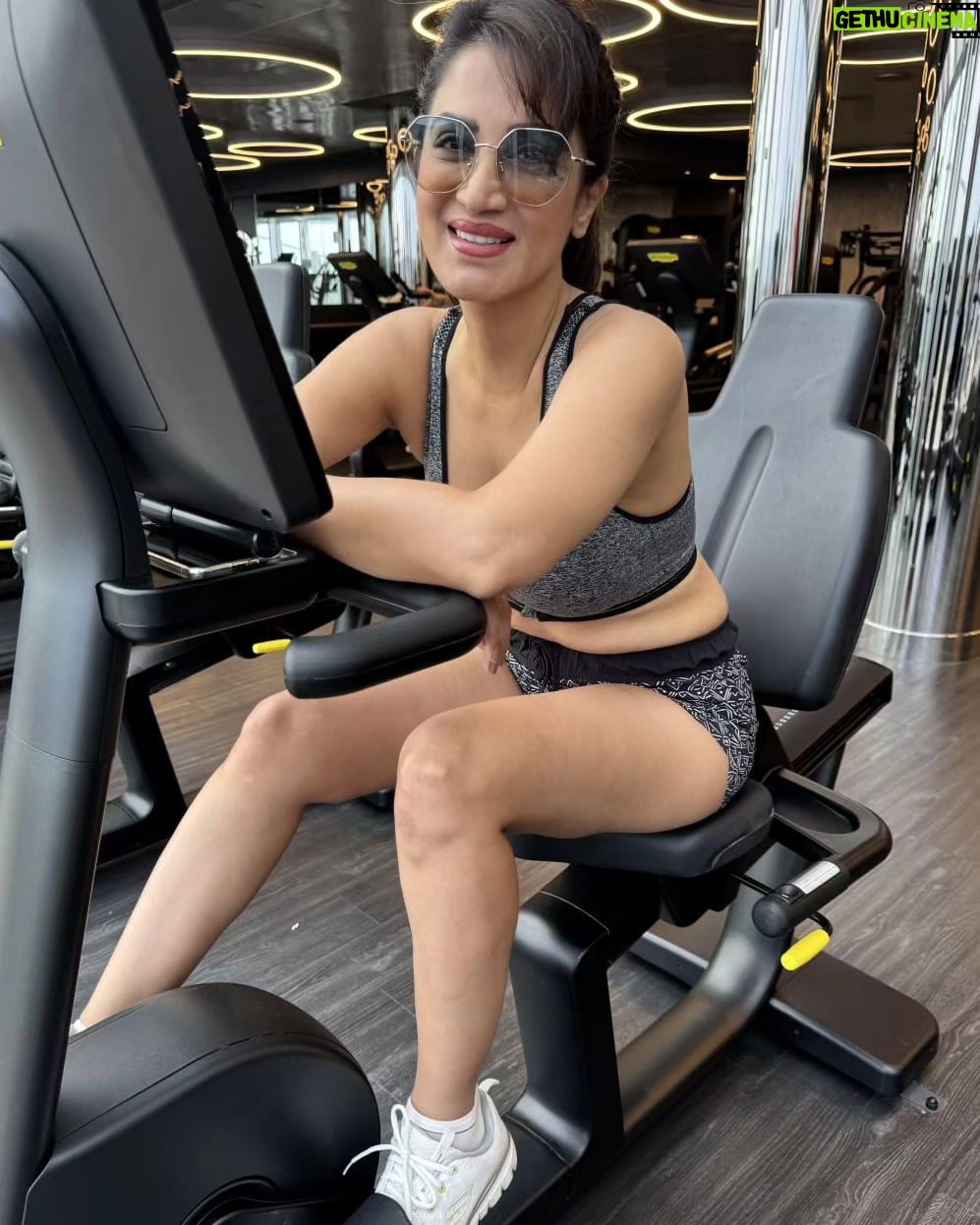 Smita Gondkar - 7.4K Likes - Best start to the day šŖšš
.
.
.
#smitagondkar #smittens #workout #gymmotivation #motivation #fitenss #fitnessmotivation #gymworkout