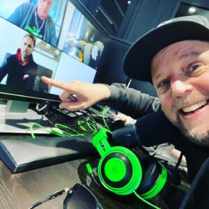 Smudo Instagram - ‪Jetzt gleich 13h. Super Mario Kart gegen 2fach DTM-Champ Rene Rast - den mach isch fettisch -  www.twitch.tv/loggedin ‬
