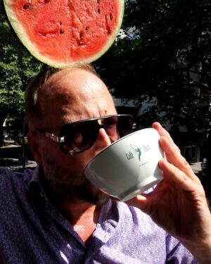 Smudo Instagram - Grüsse ausm Urlaub. Kaffee aus Paris. Coole Melone. #urlaubmitmelone #mehrmelonen #geilemelonen