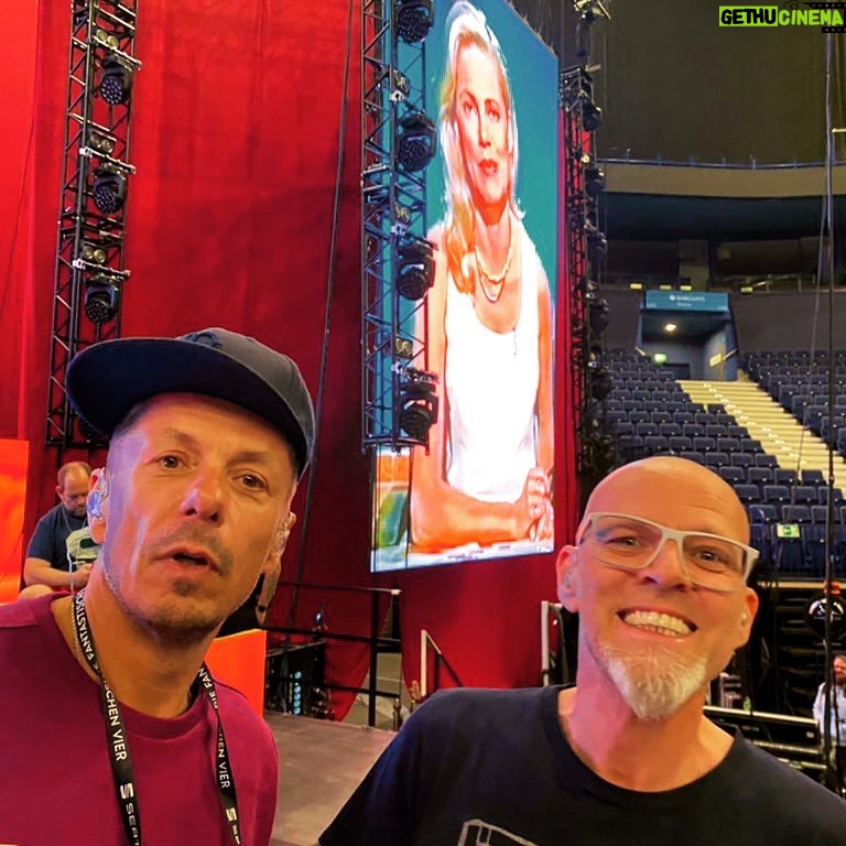 Smudo - 2.2K Likes - Soundcheck. v.l.n.r,: Michi Beck, Nina Ruge, Thomas D. (Symbolbild) #fürimmer30jahrelive