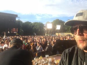 Smudo Instagram - ‪Public Viewing auf dem eigenen Konzert. Auf Gehts - ‬