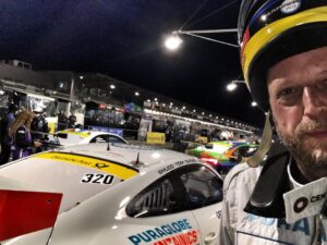 Smudo Instagram - ‪NachtQuali erledigt. Auto gut. Beleuchtung innen muss noch angefasst werden. #24hrennen ‬