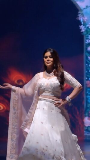 Sneha Gupta Instagram - - The stage is ready !! 
Be a showstopper , make the heads turn , let the stage burn !! 
Lights . Camera . Action 
@silverbell.networks