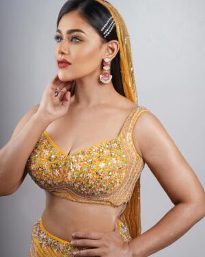 Sneha Gupta Instagram - Styledby - @stylebyriyajain
Outfit- @palakkhajanchi
Jewellery - @rubans.in @oakpinionpr
Represented by- @silverbell.networks