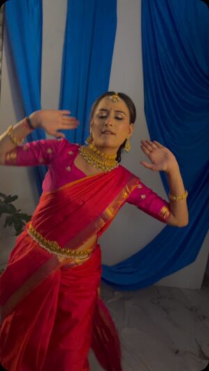 Sneha Jain Instagram - When you vibe on song but don’t understand a single word 🤪👻
.
.
.
.
#kaathumela #tamilalbumsong #reelsviral #reelsvideo #dancechallenge