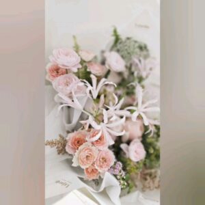 So Yoo-jin Instagram - 2024. 08.11
생일날 ♡

이번엔 남편이 나 몰래 며칠전에
애들한테 엄마에게 편지쓰라고 하고 
꽂집에 보내줘서 아이들편지와 함께 꽃다발이 옴^^
아침부터 감동...♡ 
(그래서 여보편지는 없다는거지..? ㅡㅡㅋ)
 (3번째 영상)