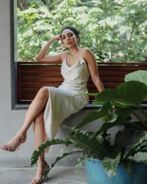 Sobhita Dhulipala Instagram - experience timeless elegance and refined style with @Zara

Discover the latest collection in stores in India & online at www.zara.com 
#ZaraIndia #Zarawoman #ZaraIndiaOnline #Ad