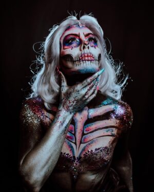 Sofía Camará Instagram - Dulces o travesuras, y por qué no ambas !? … SABÉLO 👻🎃💀 
.
👗@mitacoaguja
💄@lulimakeup_ok 
💅@unas_hermosas_concordia 
📸@epixfotoestudio