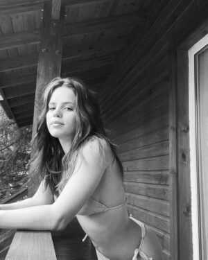 Sofía Morandi Instagram - Extraño ser un libre pajarito