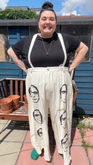 Sofie Hagen Instagram - I now frighten people everwhere I go. Thank you to @amyfmatthews for being the first person to tell me about the origin story behind these trousers.

And as always thank you to @fashionbrandcompany for being the most fucked up fashion brand in the world and I love you so dearly.