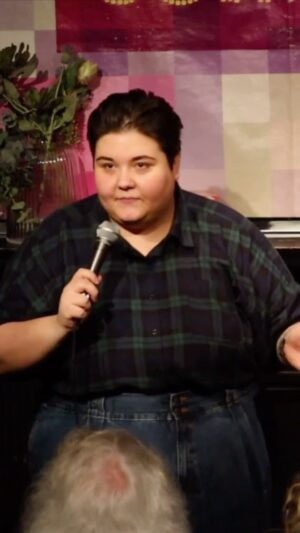 Sofie Hagen Instagram - “You’re not fat, you’re beautiful” shuut up.

Had a lovely time at @alwaysbecomedy the other night.