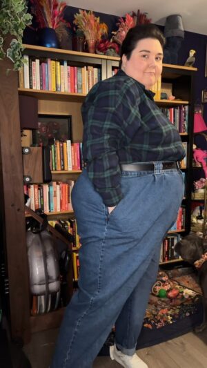 Sofie Hagen Instagram - You wanted more clothes stuff!
Trousers are, of course, @lucyandyak and the shirt is @jacamouk. Dog is model’s own.